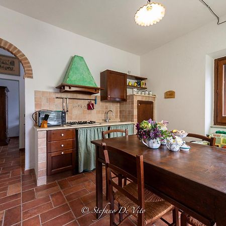 Il Borgo Del Lupo Villa Sarteano Buitenkant foto