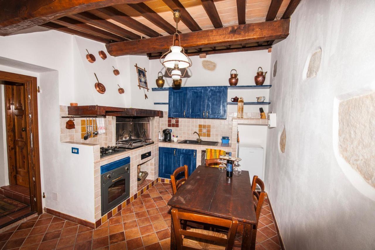 Il Borgo Del Lupo Villa Sarteano Buitenkant foto
